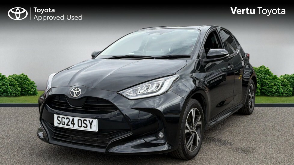 Toyota Yaris Design Black #3