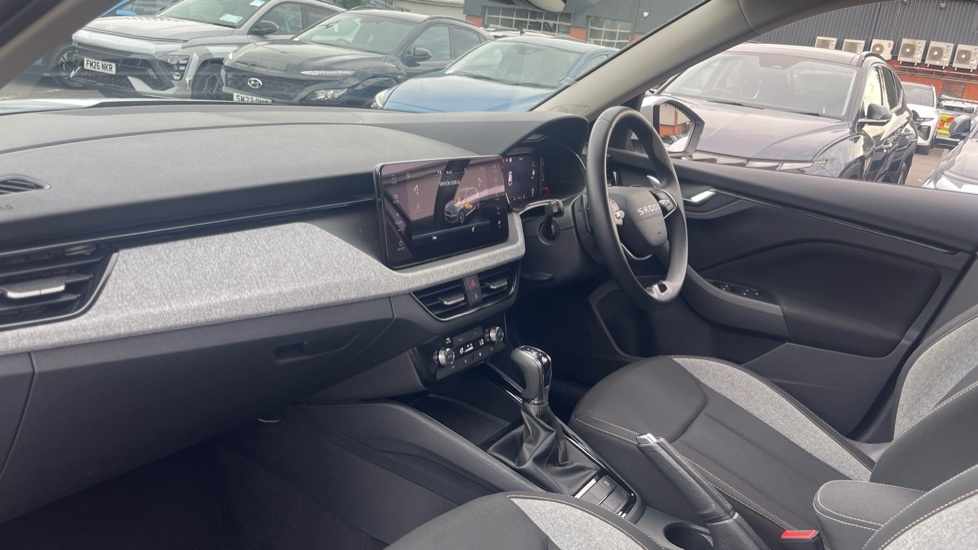 Skoda Kamiq Se Edition White #2
