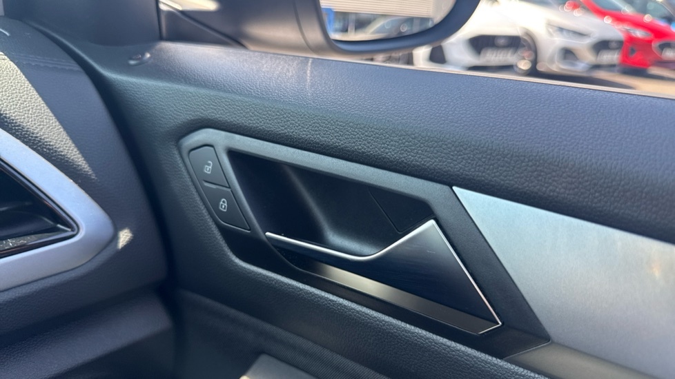 Volkswagen T-Roc 1.5 Tsi R-line Dsg  #23
