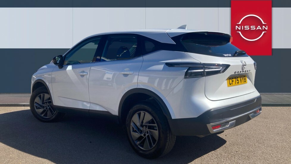 Nissan Qashqai Acenta Premium White #2