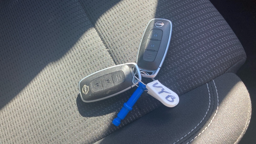 Nissan Qashqai N-connecta Black #20