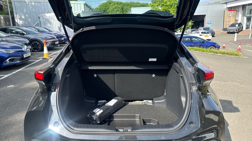 Toyota C-Hr Premiere Edition  #13