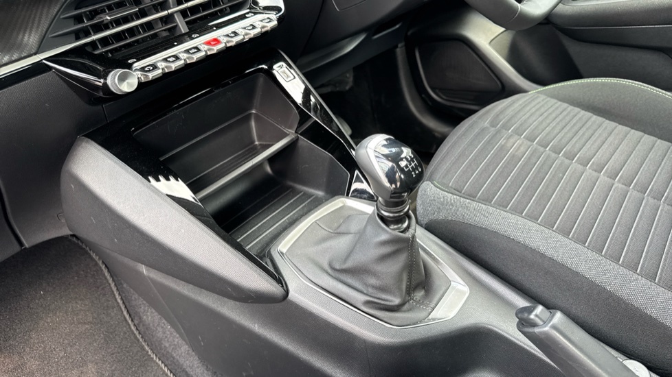 Peugeot 208 1.2 Hybrid Gt Hatchback Hybrid E-dsc6 E  #13