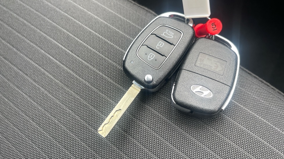 Hyundai I20 T-gdi Se Connect Mhev White #19