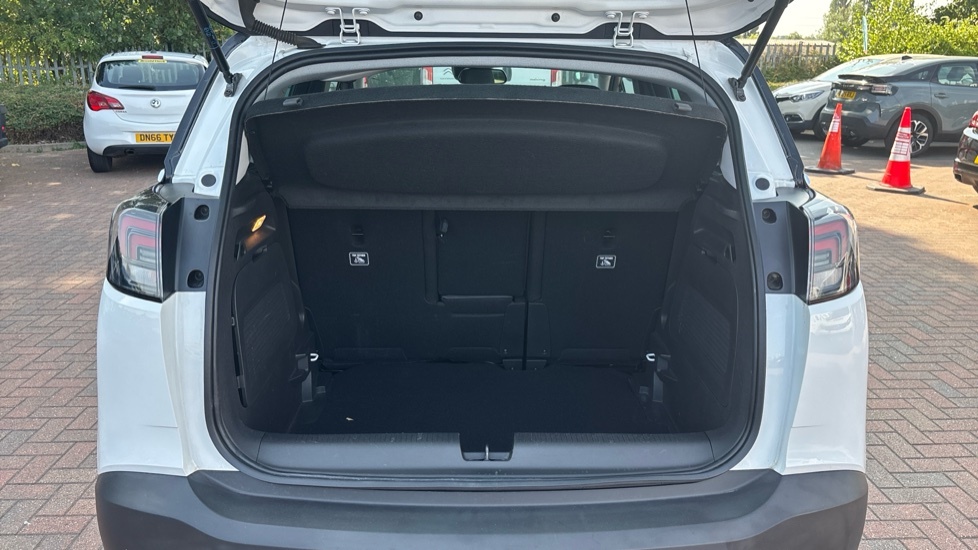 Vauxhall Crossland Ultimate White #4