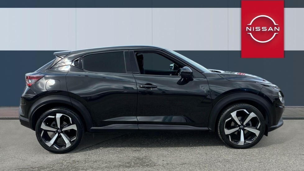 Nissan Juke Tekna Black #5