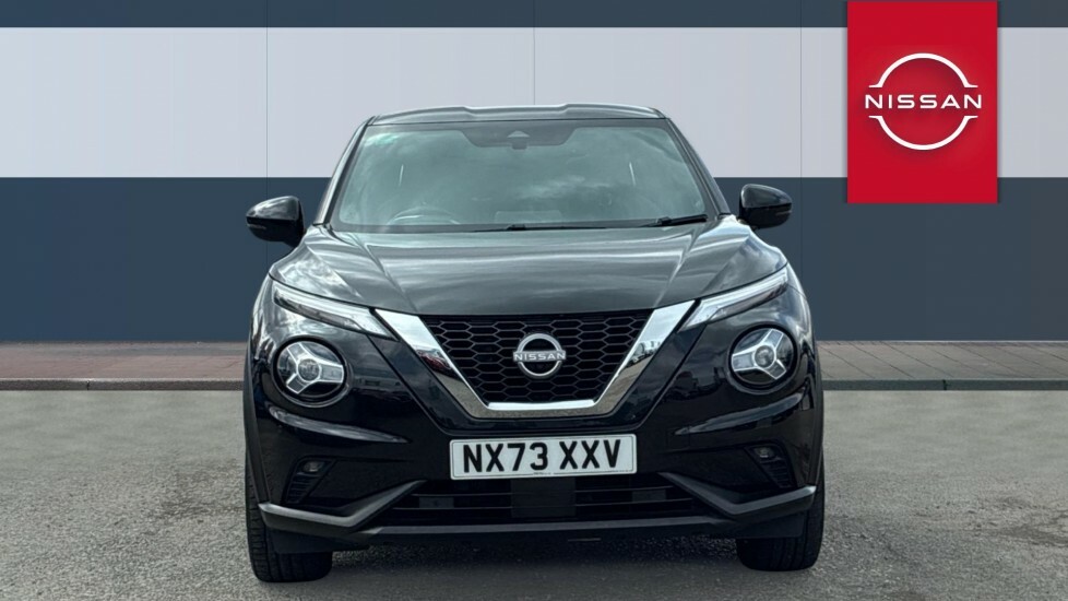 Nissan Juke Tekna Black #3