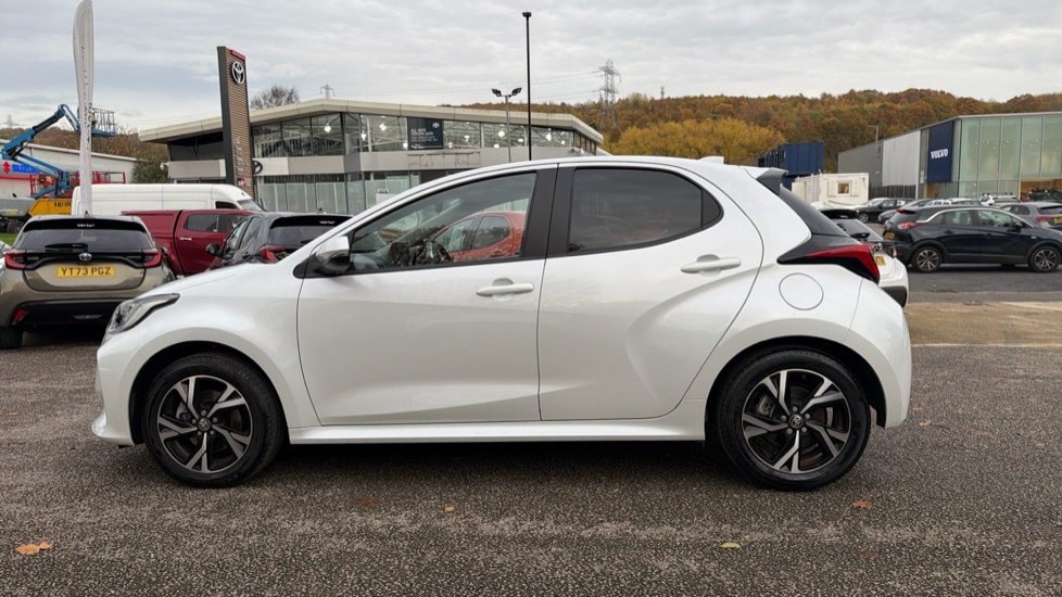 Toyota Yaris 1.5 Hybrid Excel Cvt Brown #17