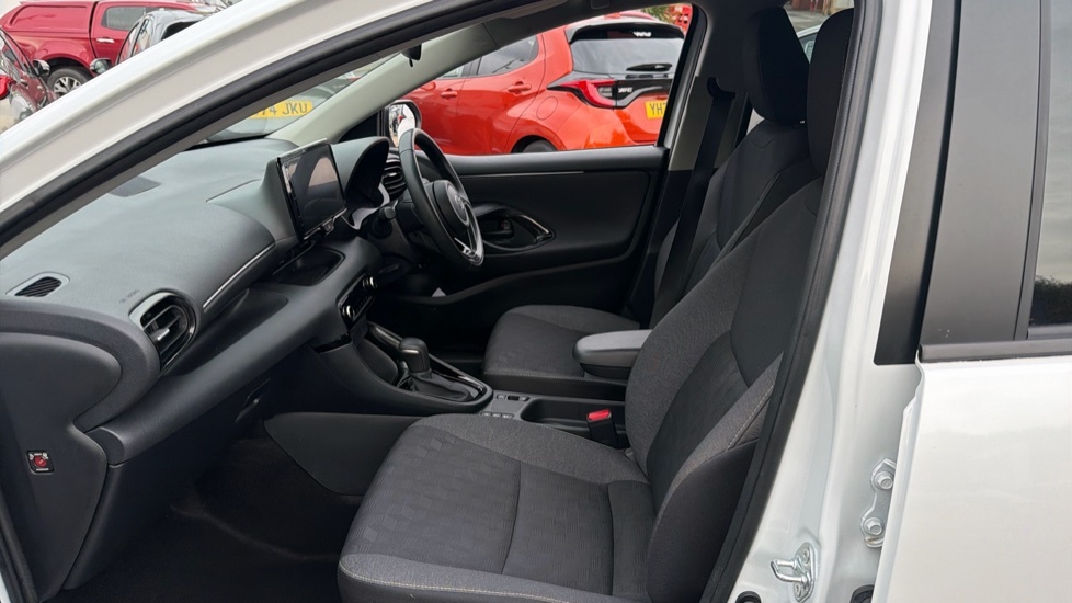 Toyota Yaris 1.5 Hybrid Excel Cvt Brown #10