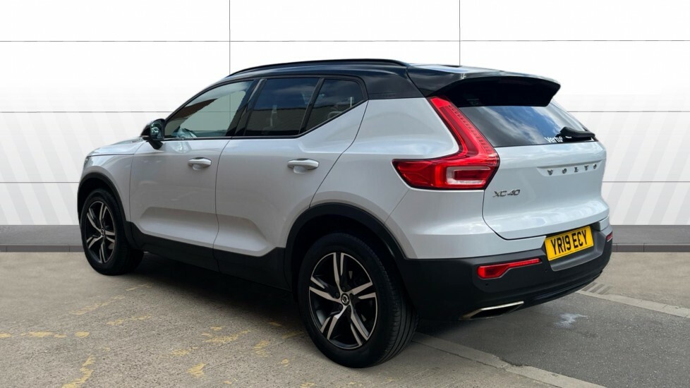 Volvo XC40 R Design Silver #2
