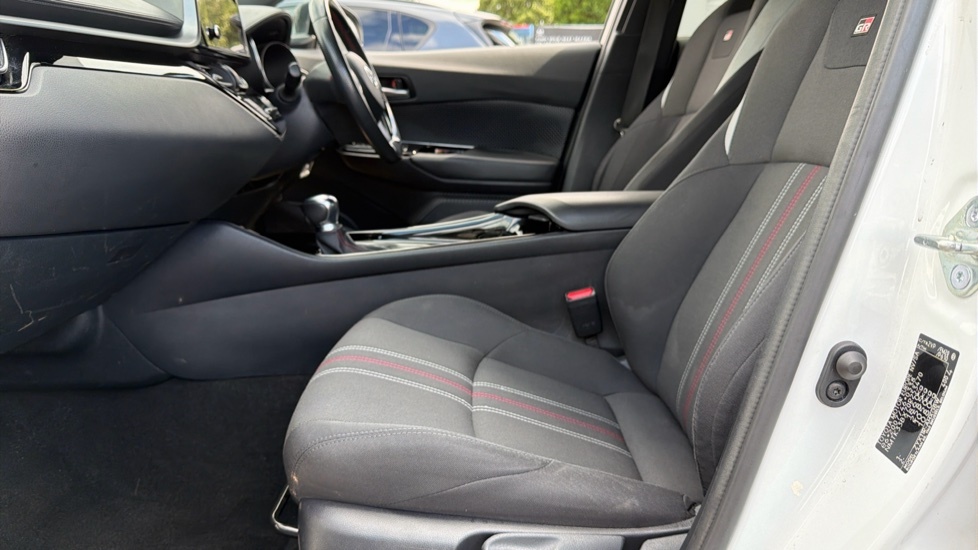 Toyota C-Hr Gr Sport FL23LMK White #5