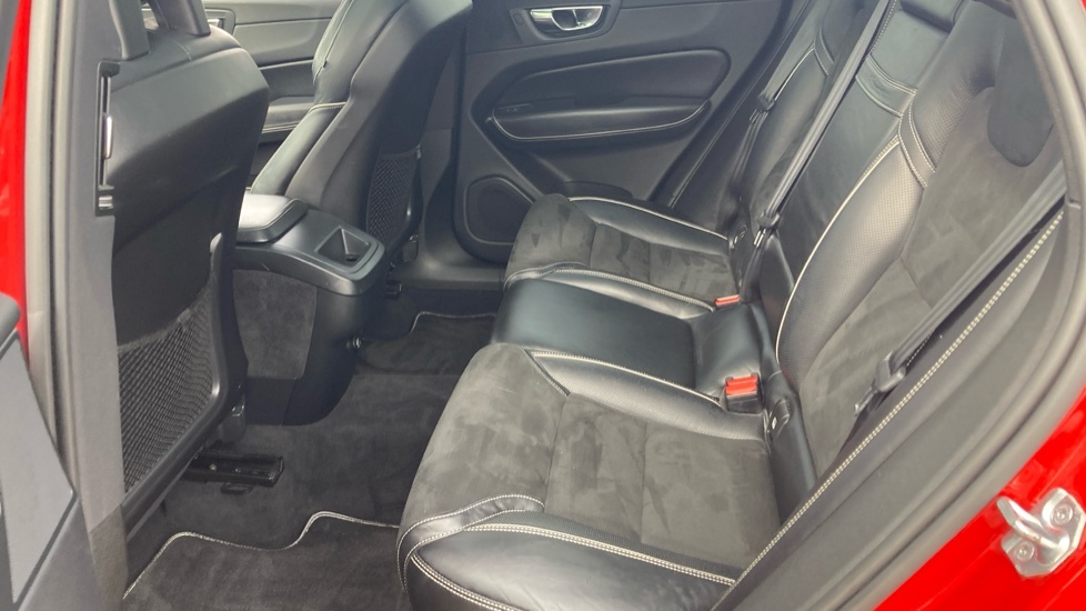 Volvo XC60 2.0 T8 Twin Engine Inscription Pro Awd 402 Bhp Silver #16