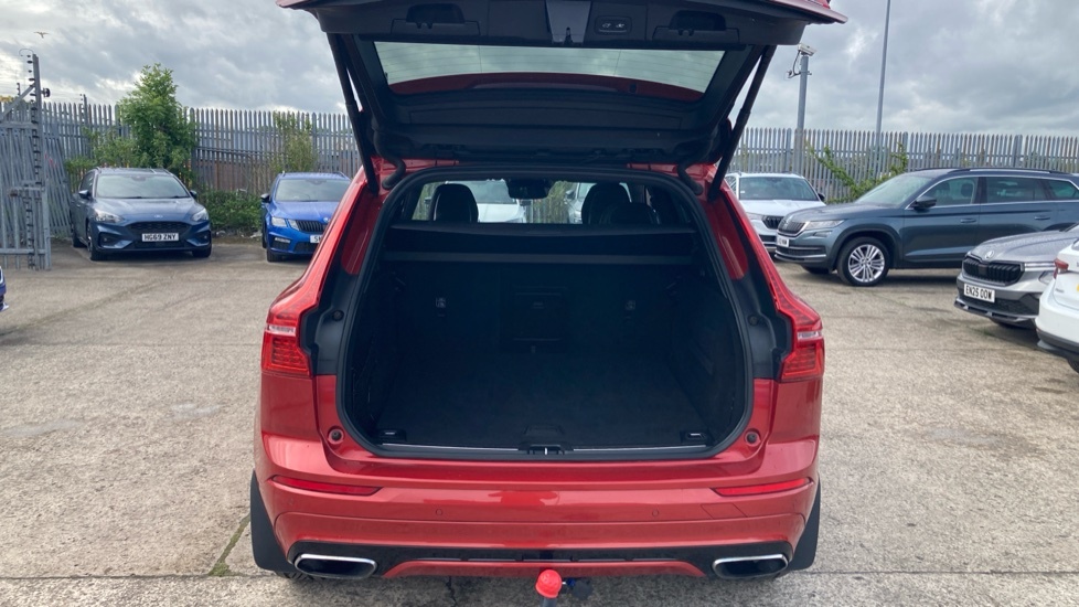 Volvo XC60 R Design Pro Red #4