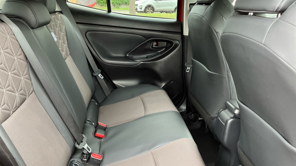 Toyota Yaris Cross Excel Black #8