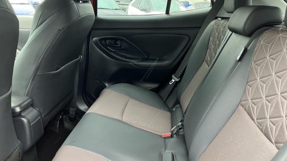 Toyota Yaris Cross Excel Black #15