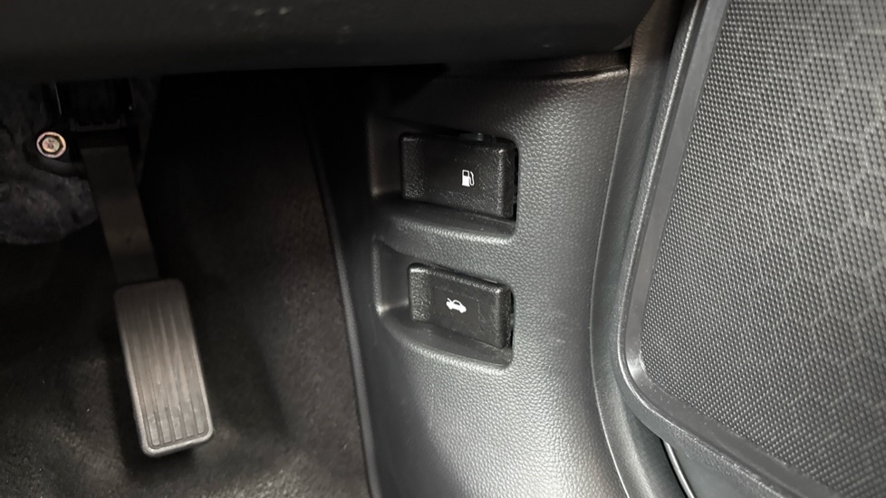 Honda Hr-V Honda Hr-v 1.5 Ehev Advance Style Cvt Hatchbac White #44