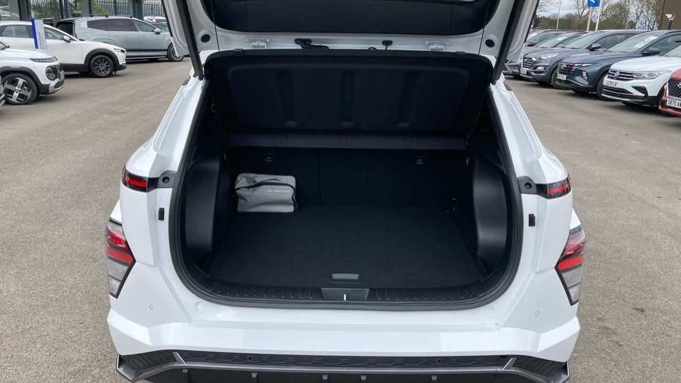 Hyundai Kona N Line White #4