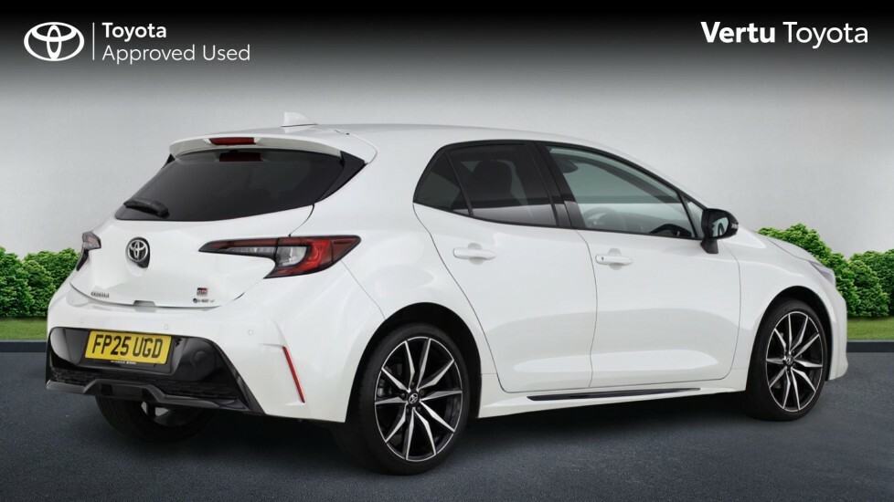 Toyota Corolla Gr Sport White #2