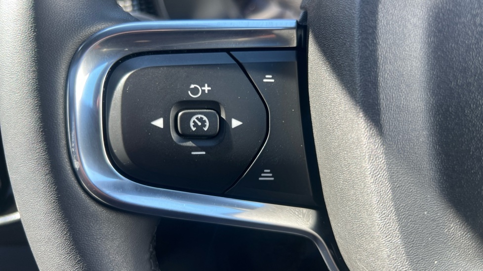 Volvo XC40 Ultimate, B4 Mild Hybrid, Dark Silver #31