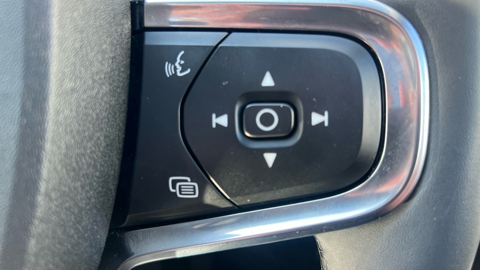 Volvo XC40 Ultimate, B4 Mild Hybrid, Dark Silver #32