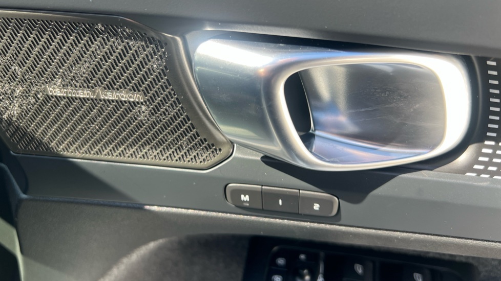 Volvo XC40 Ultimate, B4 Mild Hybrid, Dark Silver #38