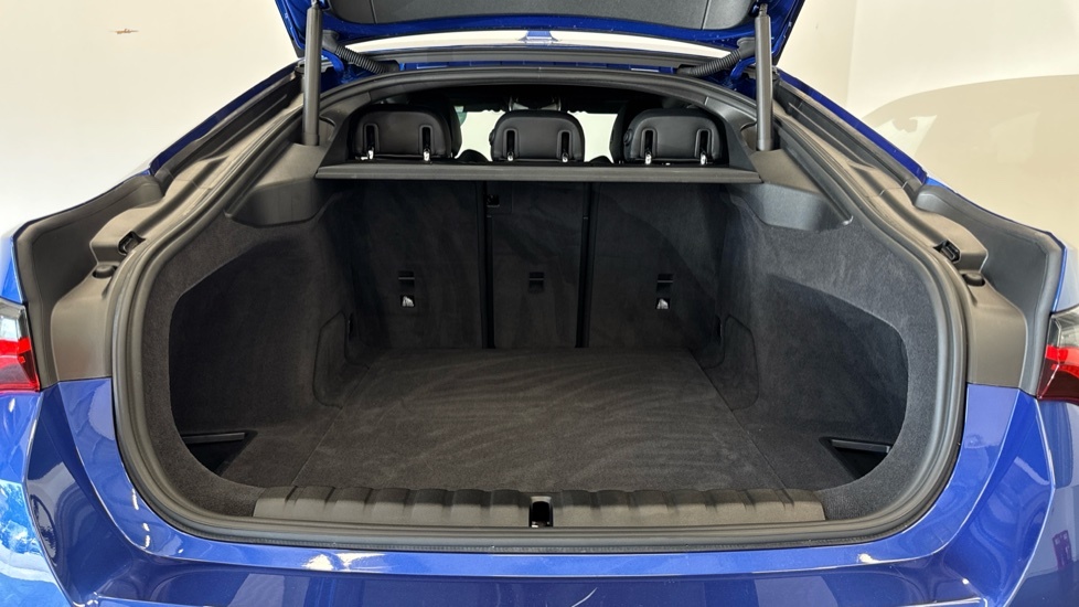 BMW i4 M Sport NL72UFW Blue #4