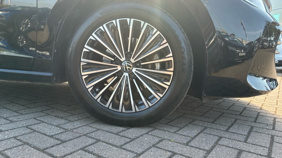 Volkswagen Passat Elegance Black #5