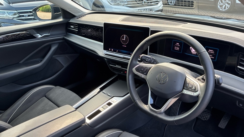 Volkswagen Passat Elegance Black #6