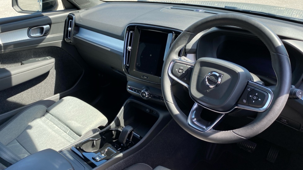 Volvo XC40 Plus HD23SKZ Silver #4