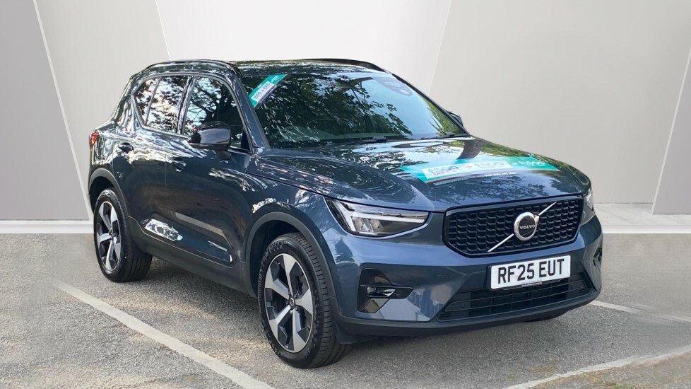Volvo XC40 Plus Blue