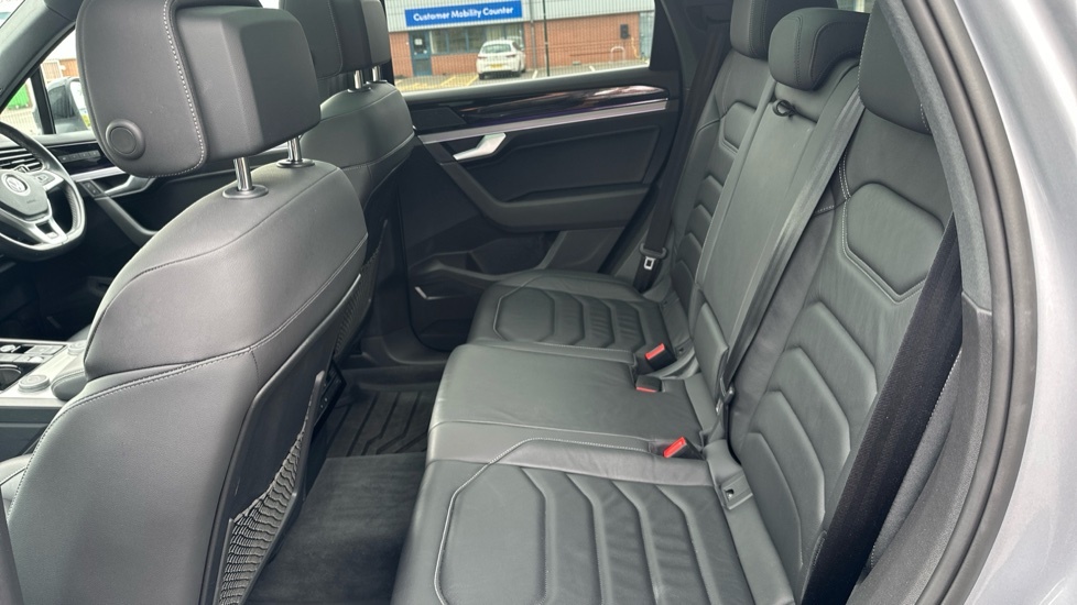 Volkswagen Touareg 3.0Tdi 286Ps Sel Tech 4Motion White #16