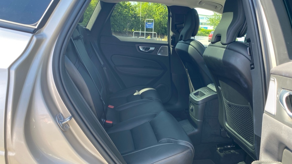 Volvo XC60 Ultimate Gold #6