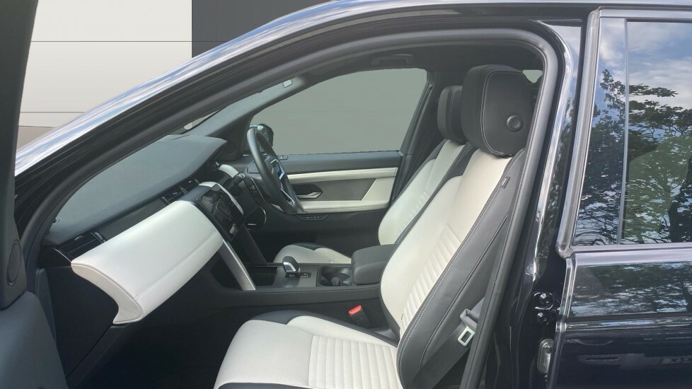 Land Rover Discovery Sport Dynamic Hse Black #3