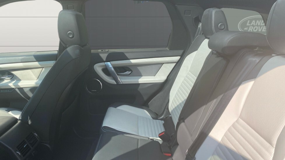 Land Rover Discovery Sport Dynamic Hse Black #4