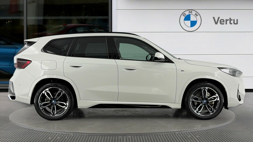 BMW iX1 M Sport White #3
