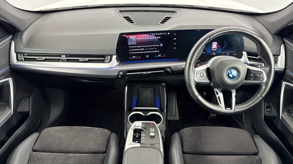 BMW iX1 M Sport White #4