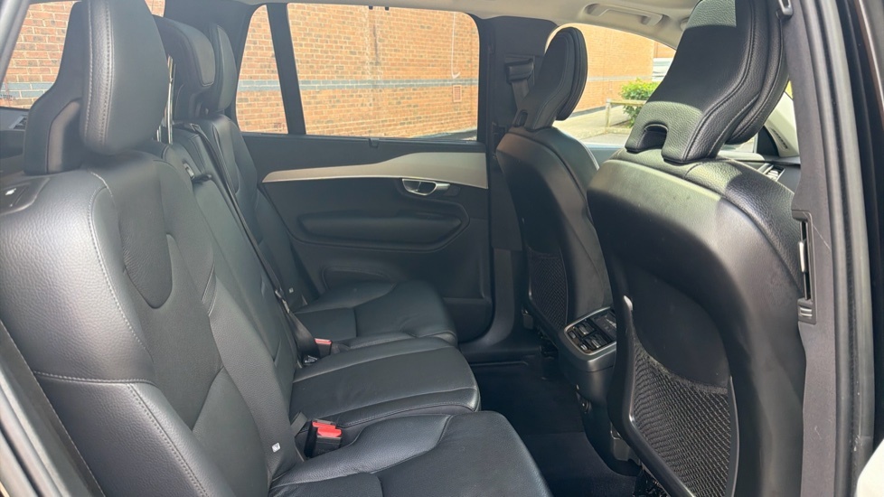 Volvo XC90 Plus Black #6