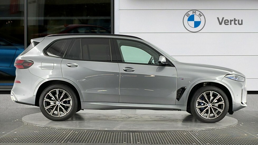 BMW X5 M M Sport White #3