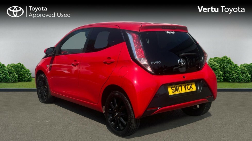 Toyota Aygo X X-style Red #4