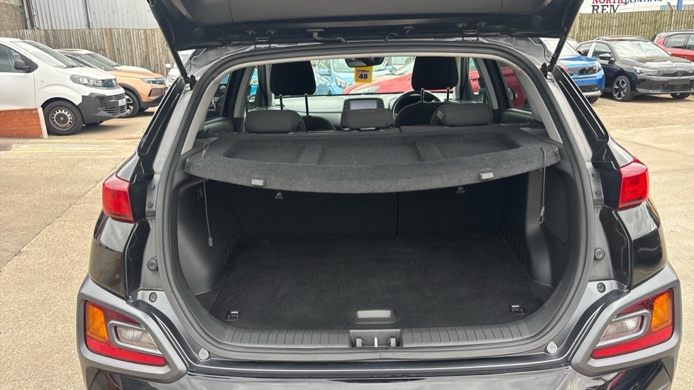 Hyundai Kona Premium Black #4