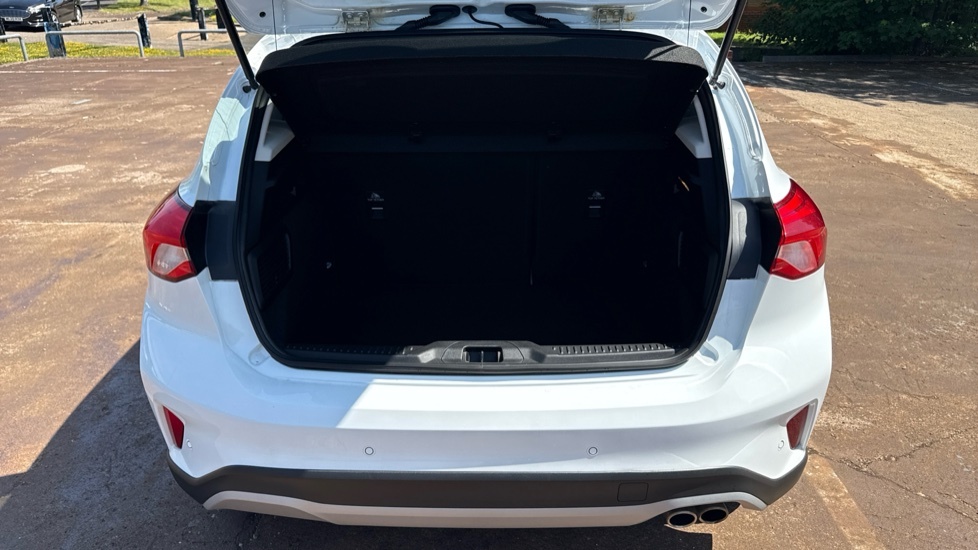 Ford Focus Active White #4