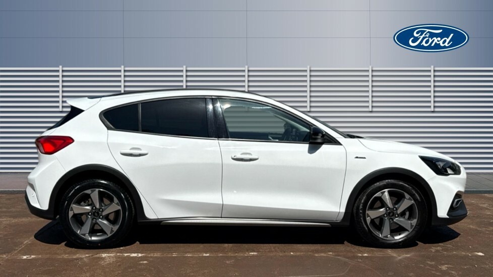 Ford Focus Active White #5