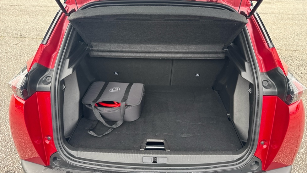 Peugeot e-2008 Gt Red #4