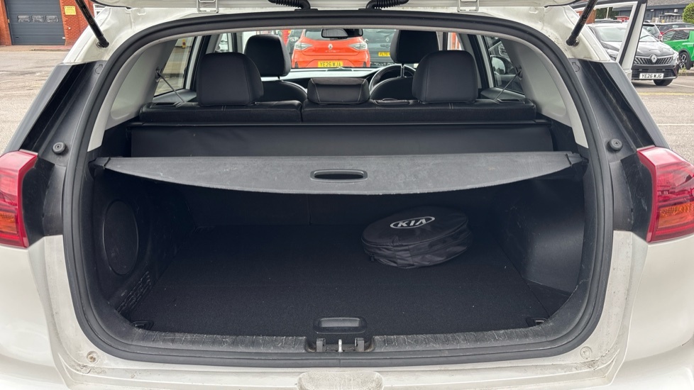 Kia e-Niro 4 FD71KVU White #4