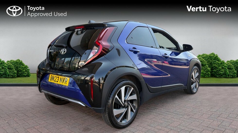 Toyota Aygo X Exclusive Blue