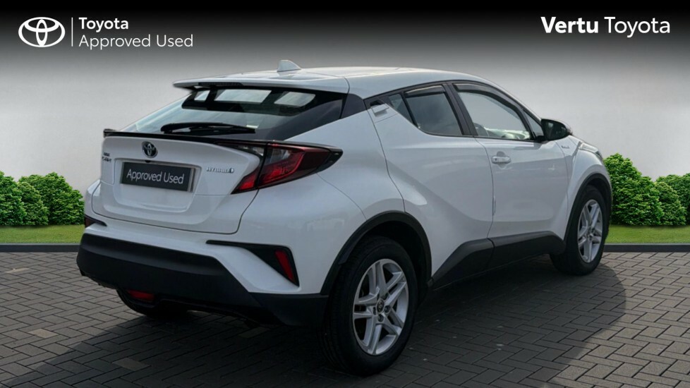 Toyota C-Hr Icon White #2