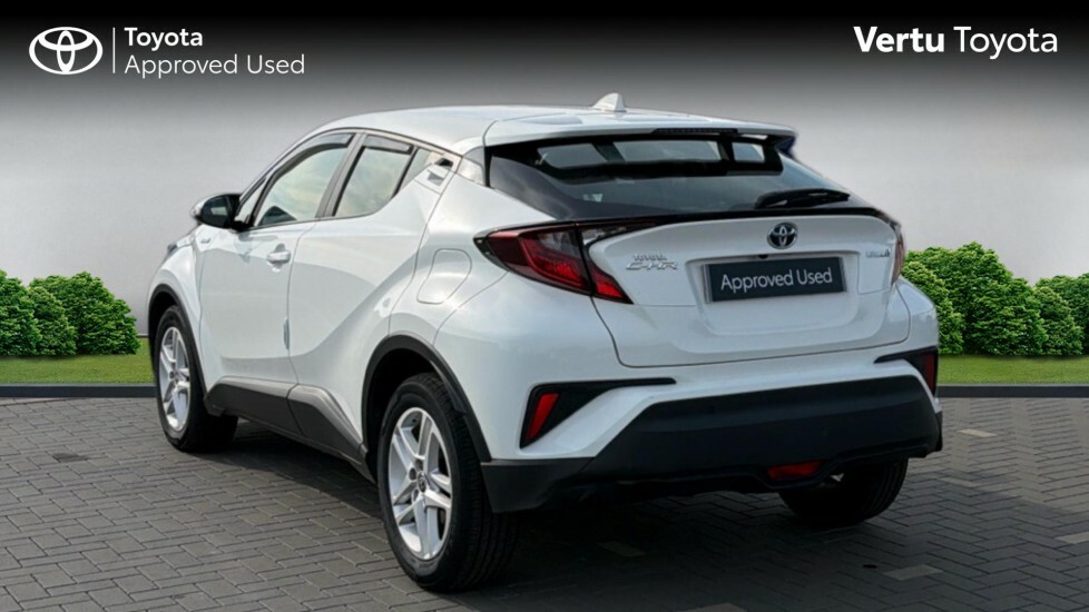 Toyota C-Hr Icon White #4
