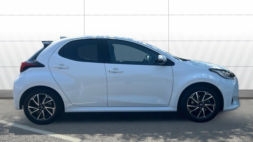 Toyota Yaris Design FP23BYG White #5