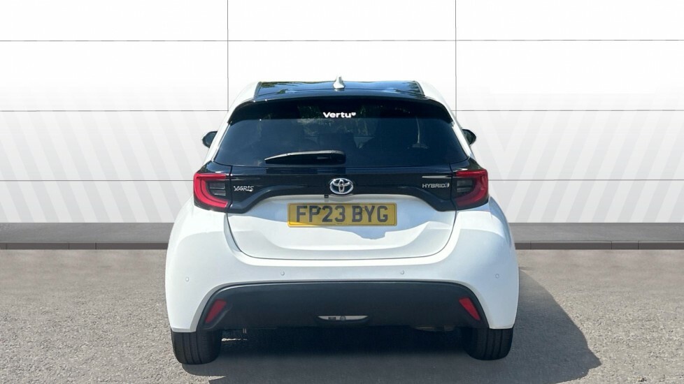 Toyota Yaris Design FP23BYG White #6