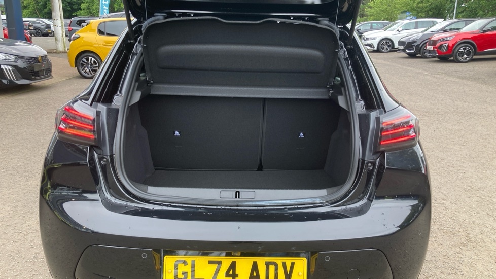 Peugeot 208 Gt Black #4